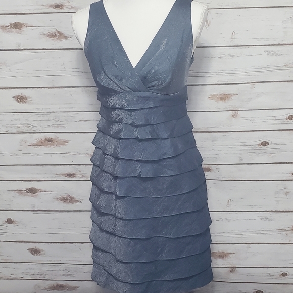 London Style Tiered Ruffle Dress Sz 4 - Picture 3 of 7